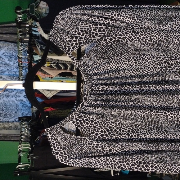 New, Michael Kors, black& white snake print dress, size 1X - Picture 2 of 6